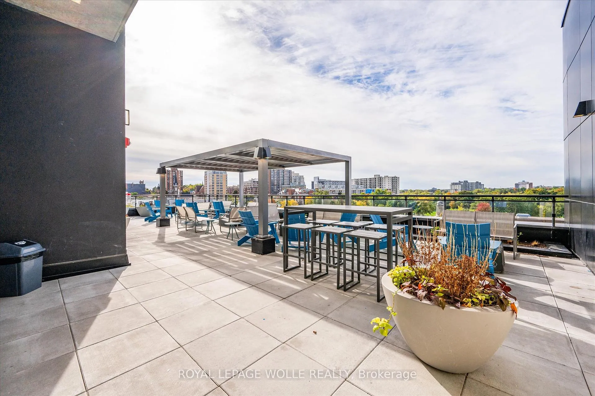 Photo 37 of Unit 1407, 60 Charles Street W, Kitchener — HOMEH