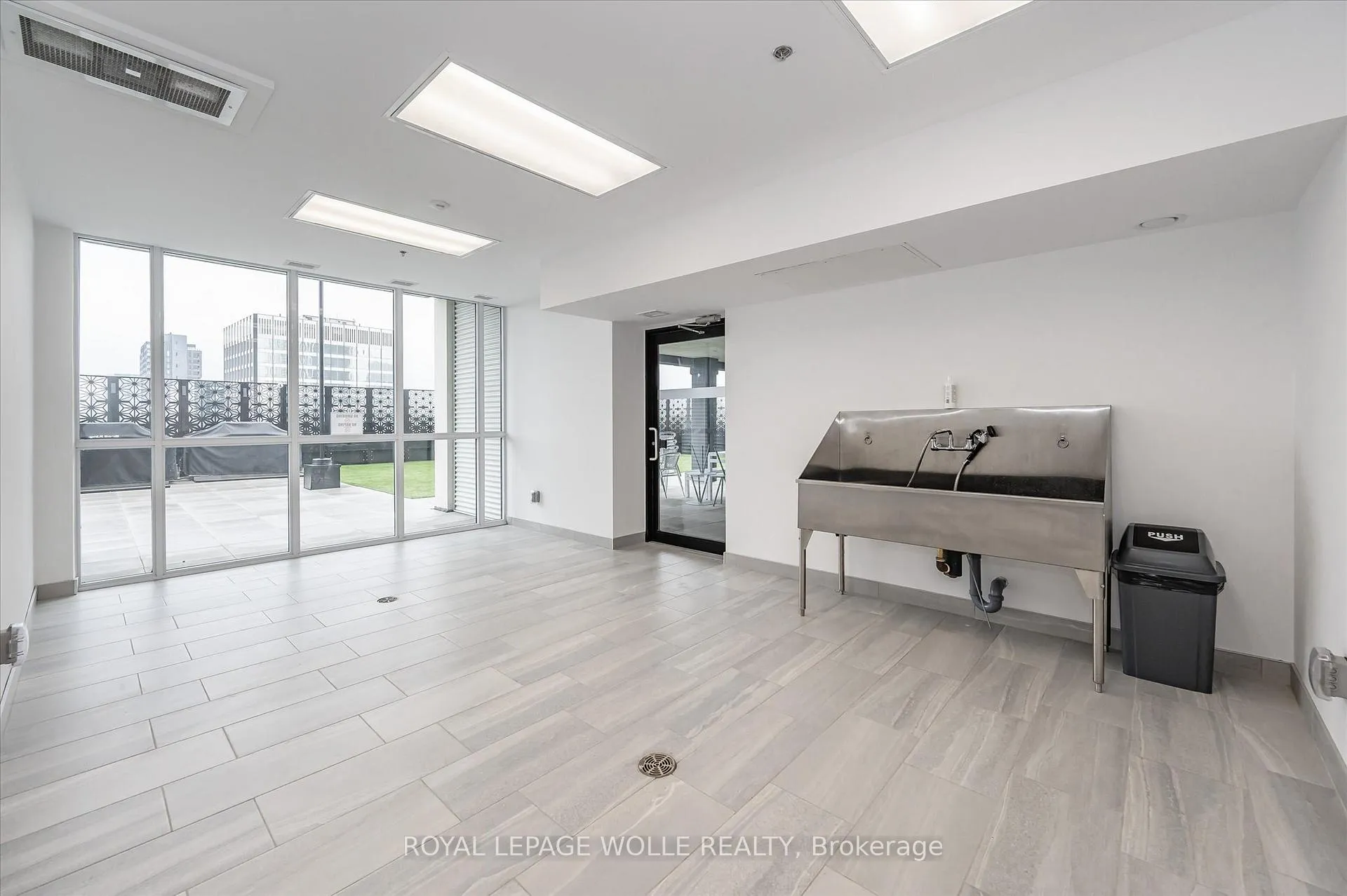 Photo 48 of Unit 1407, 60 Charles Street W, Kitchener — HOMEH