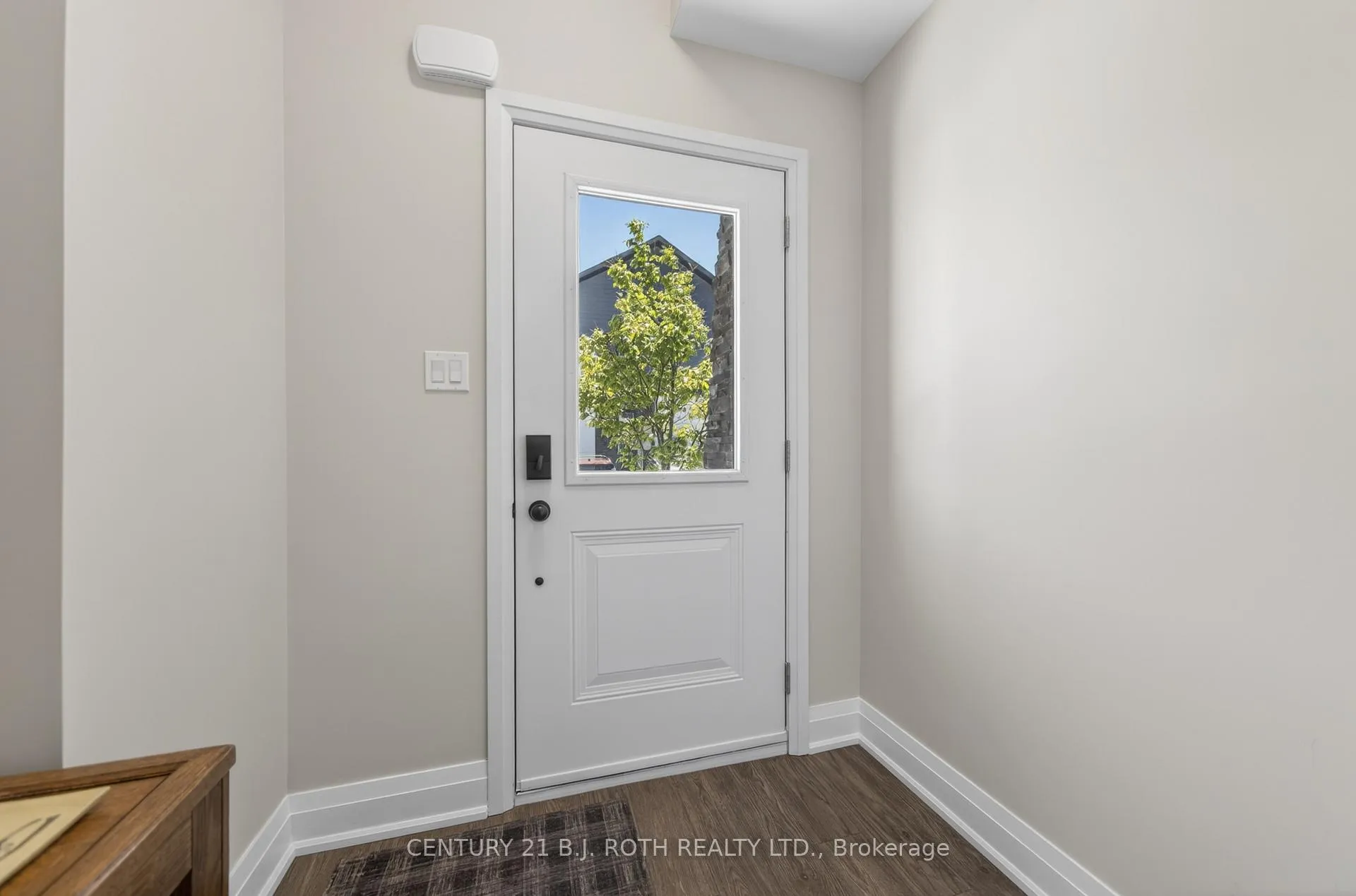 Photo 4 of 18 Stonehart Lane, Barrie, East Bayfield — HOMEH