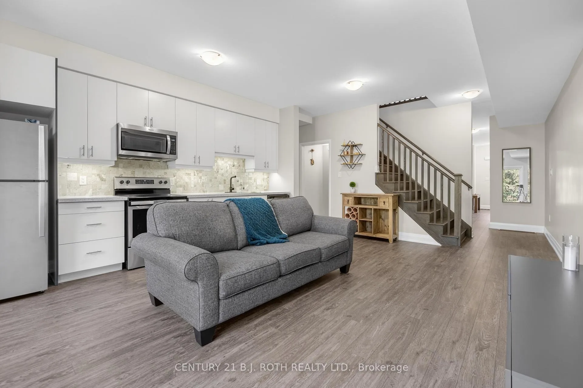 Photo 6 of 18 Stonehart Lane, Barrie, East Bayfield — HOMEH
