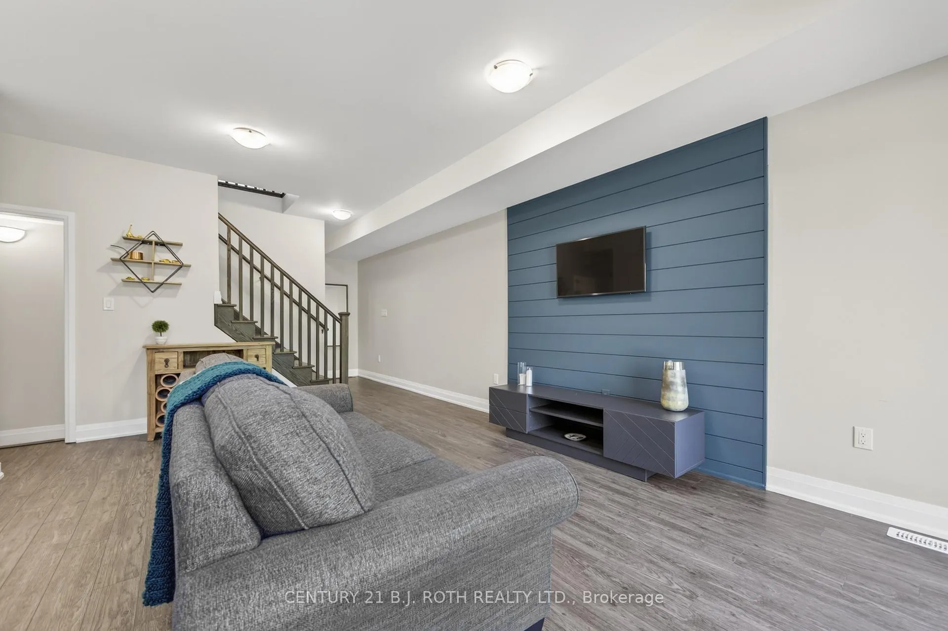 Photo 11 of 18 Stonehart Lane, Barrie, East Bayfield — HOMEH