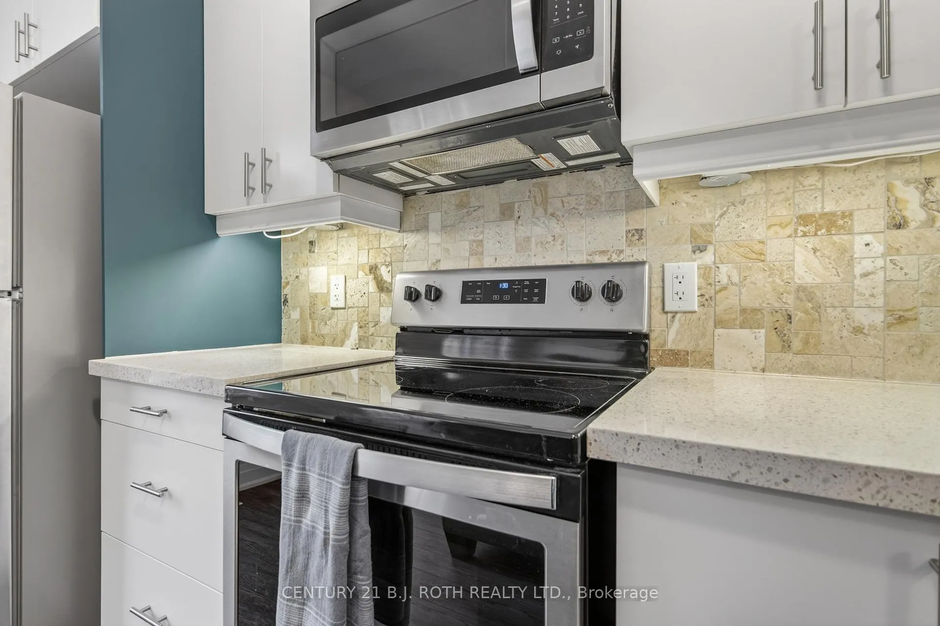 Photo 12 of 18 Stonehart Lane, Barrie, East Bayfield — HOMEH