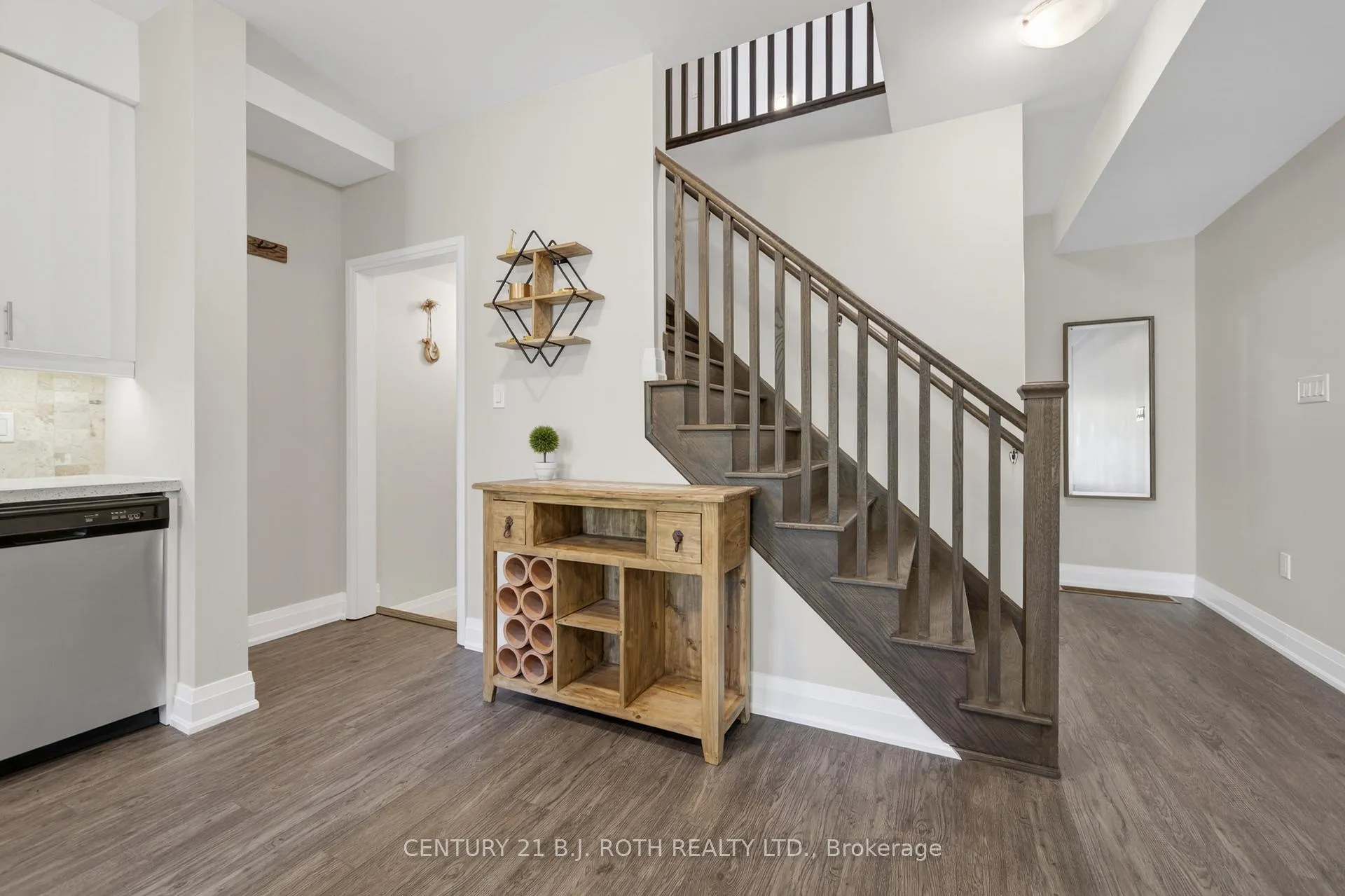 Photo 13 of 18 Stonehart Lane, Barrie, East Bayfield — HOMEH