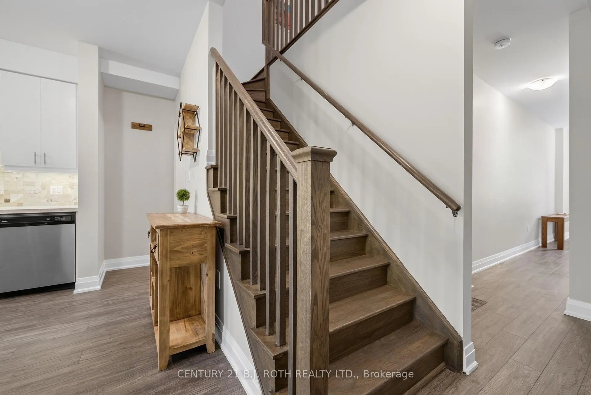 Photo 17 of 18 Stonehart Lane, Barrie, East Bayfield — HOMEH