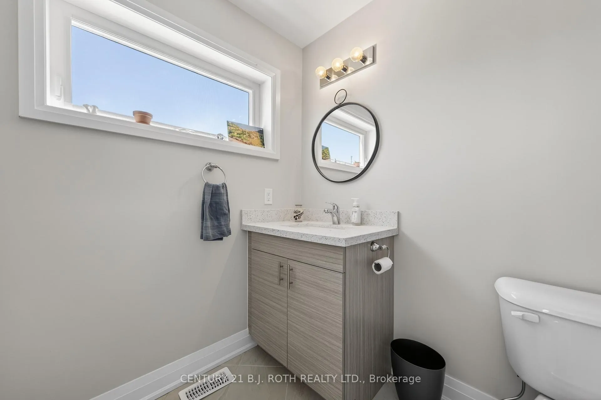 Photo 21 of 18 Stonehart Lane, Barrie, East Bayfield — HOMEH