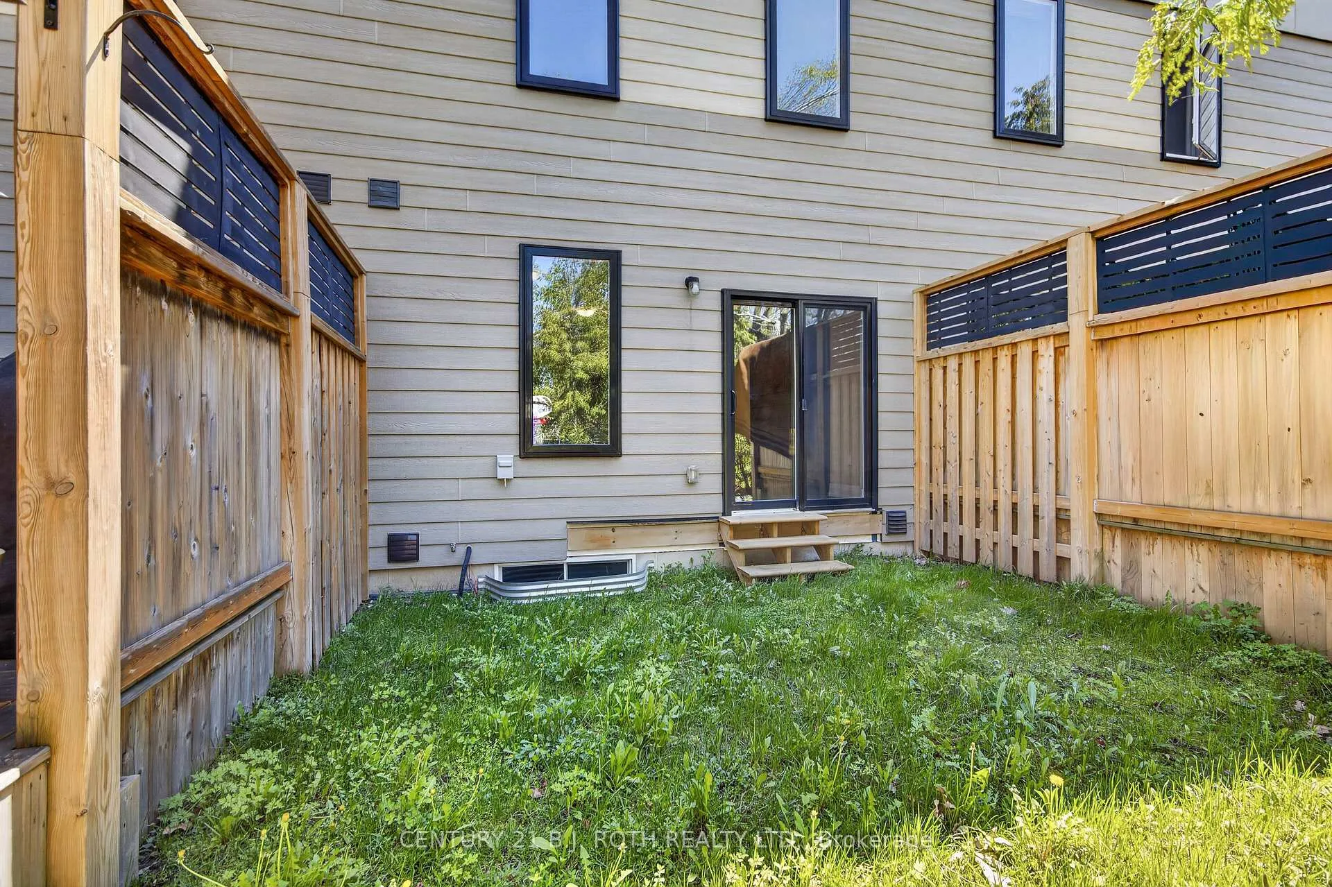 Photo 33 of 18 Stonehart Lane, Barrie, East Bayfield — HOMEH