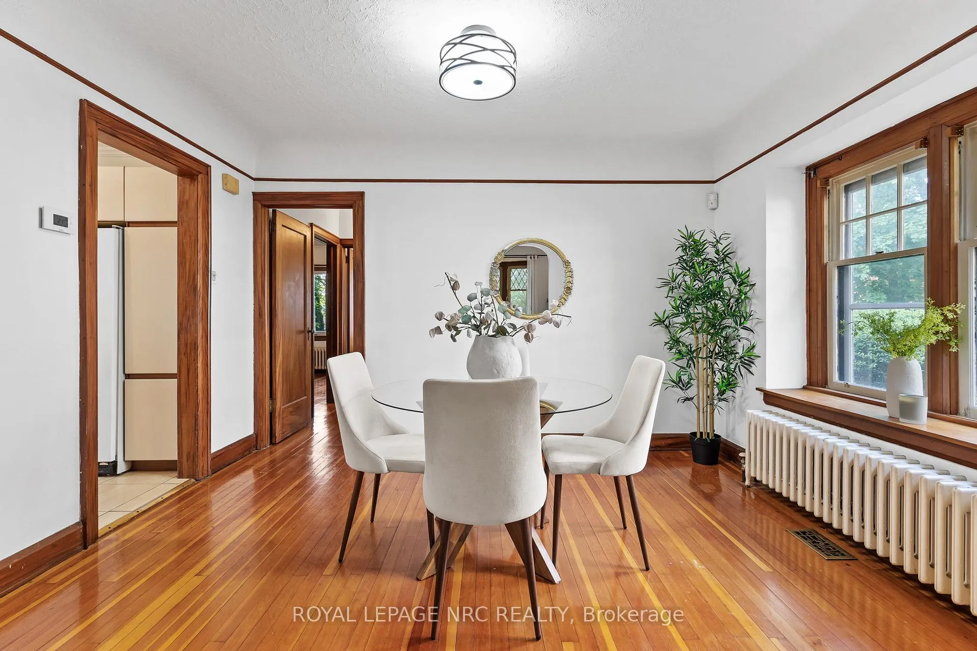 Photo 9 of 3 Gardiner Place, St. Catharines, Downtown — HOMEH