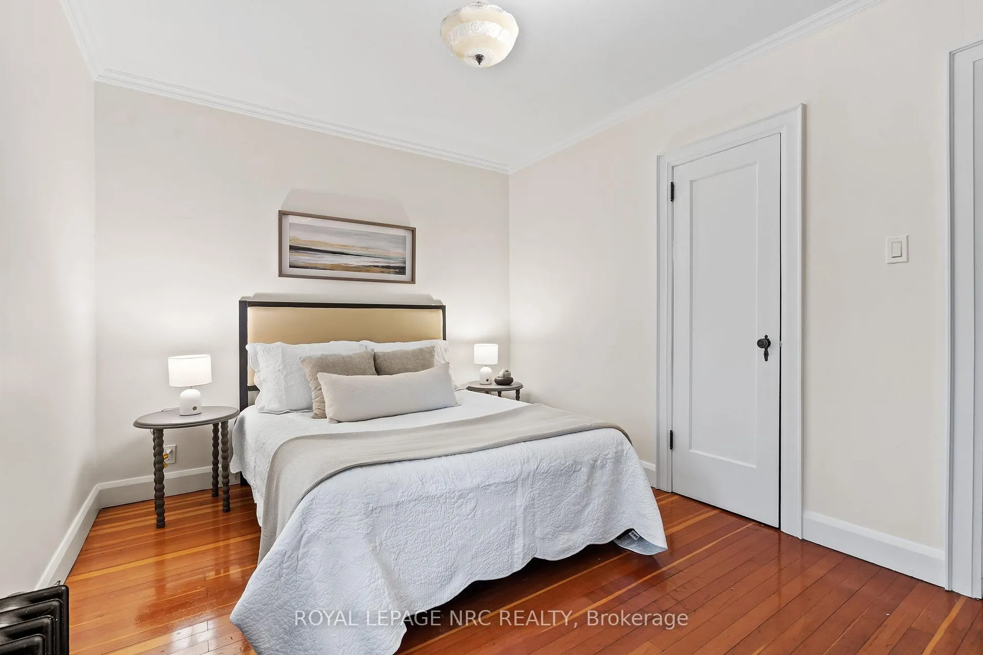 Photo 13 of 3 Gardiner Place, St. Catharines, Downtown — HOMEH