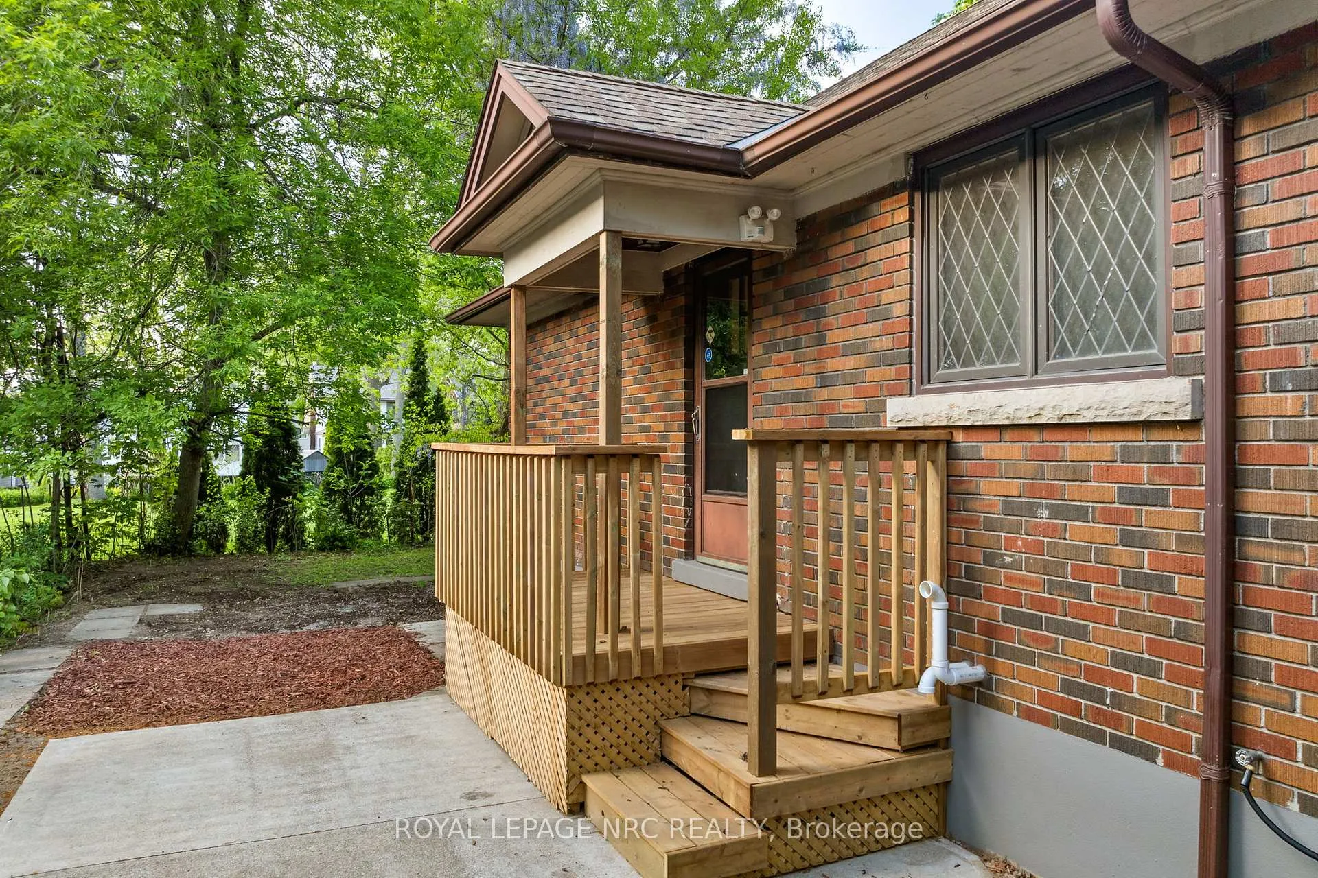 Photo 29 of 3 Gardiner Place, St. Catharines, Downtown — HOMEH