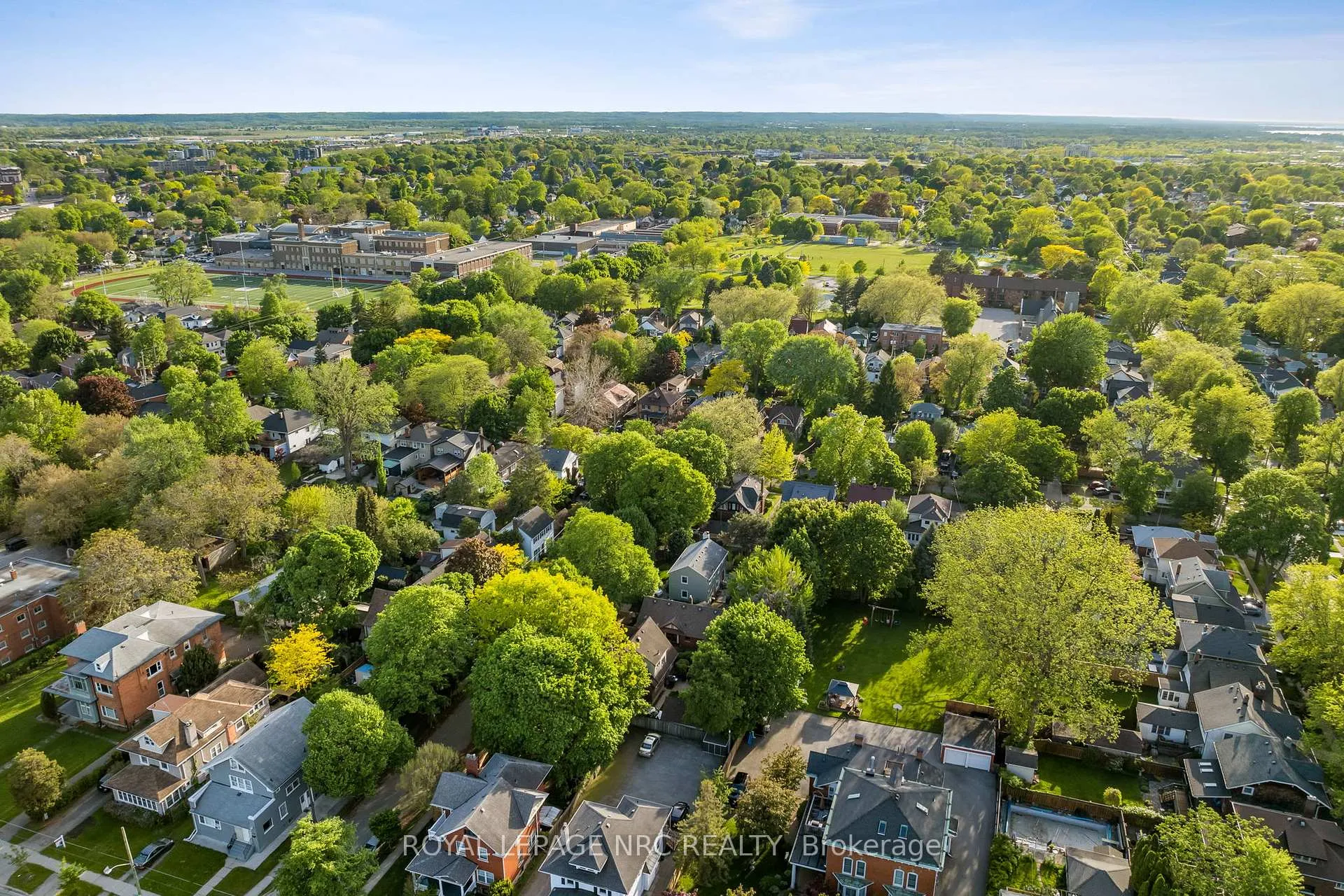 Photo 35 of 3 Gardiner Place, St. Catharines, Downtown — HOMEH