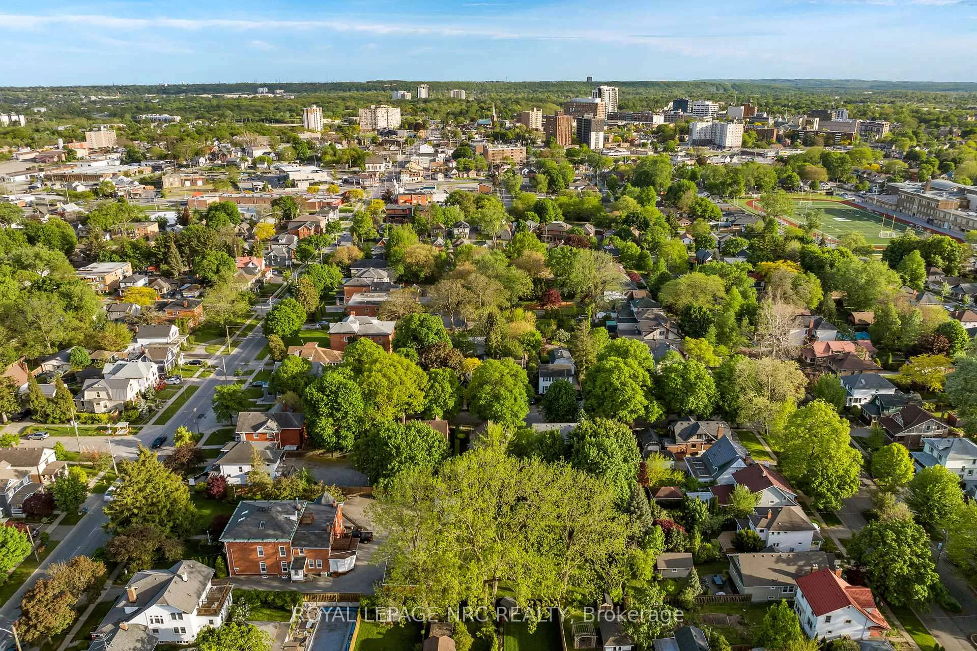 Photo 37 of 3 Gardiner Place, St. Catharines, Downtown — HOMEH
