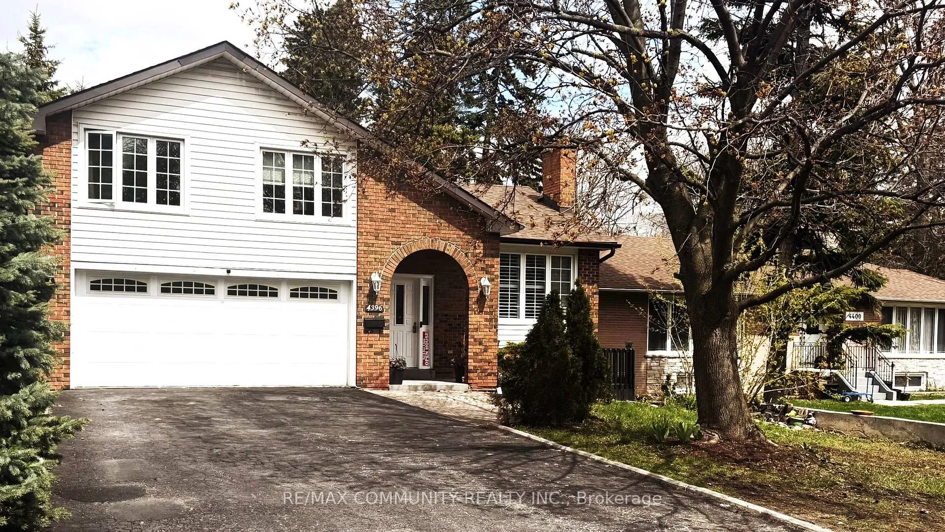 Photo 1 of 4396 Lawrence Avenue E, Scarborough, West Hill — HOMEH