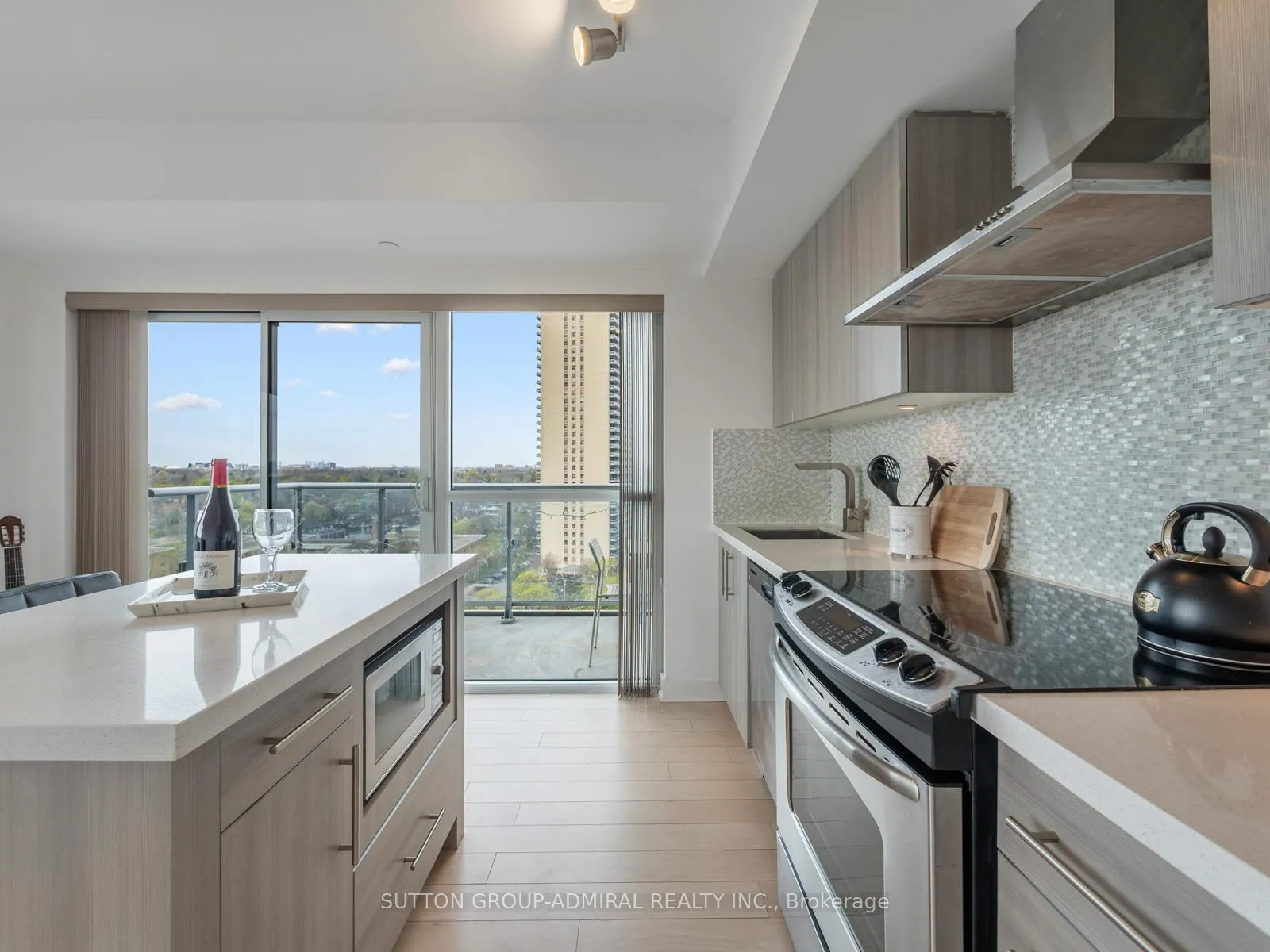 Photo 7 of Unit 1202, 58 Orchard View Boulevard, Toronto, Yonge-Eglinton — HOMEH