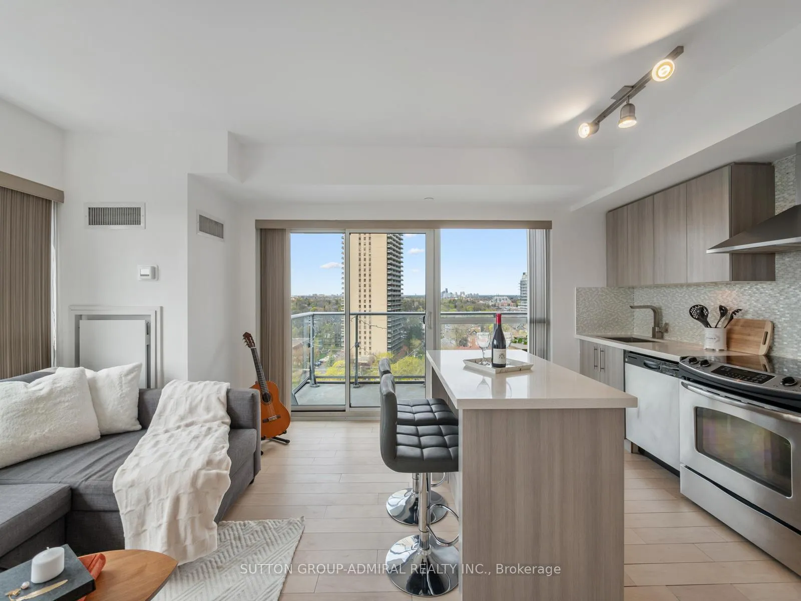 Photo 9 of Unit 1202, 58 Orchard View Boulevard, Toronto, Yonge-Eglinton — HOMEH