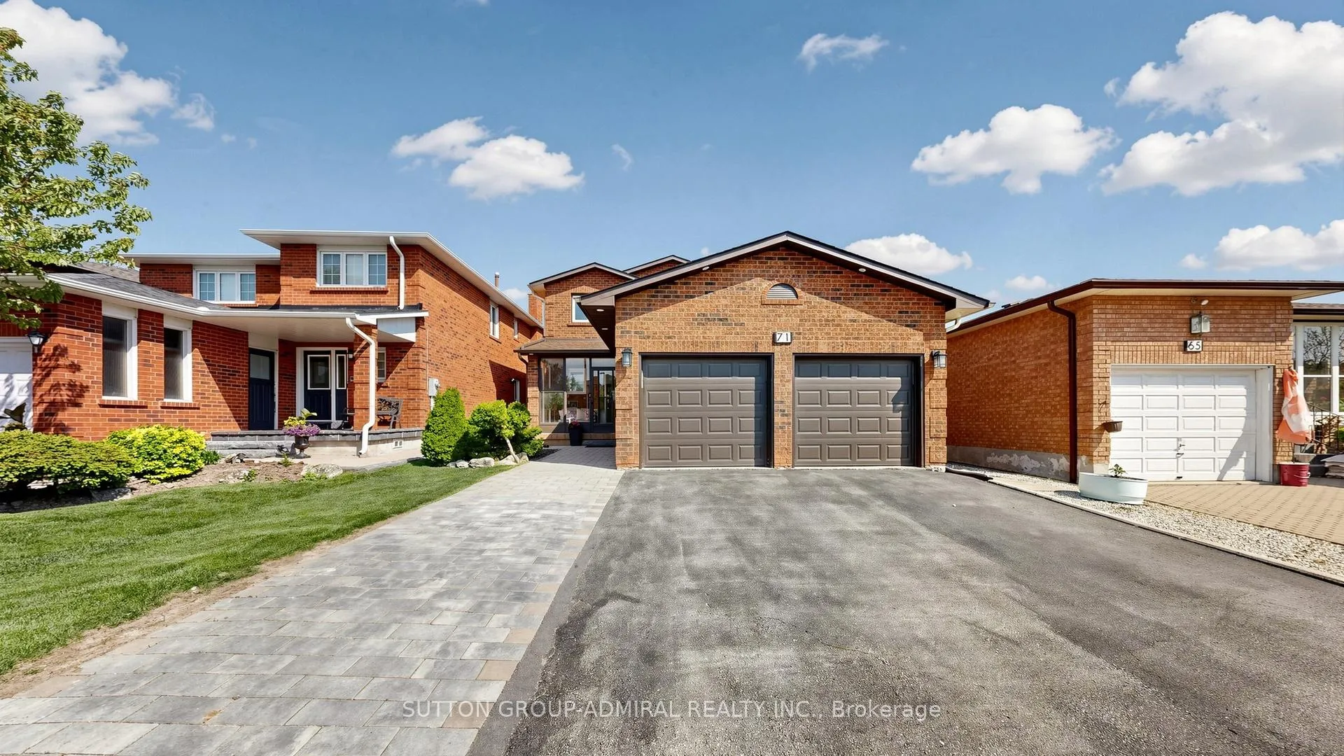 Photo 2 of 71 Oliver Lane, Vaughan, Maple — HOMEH