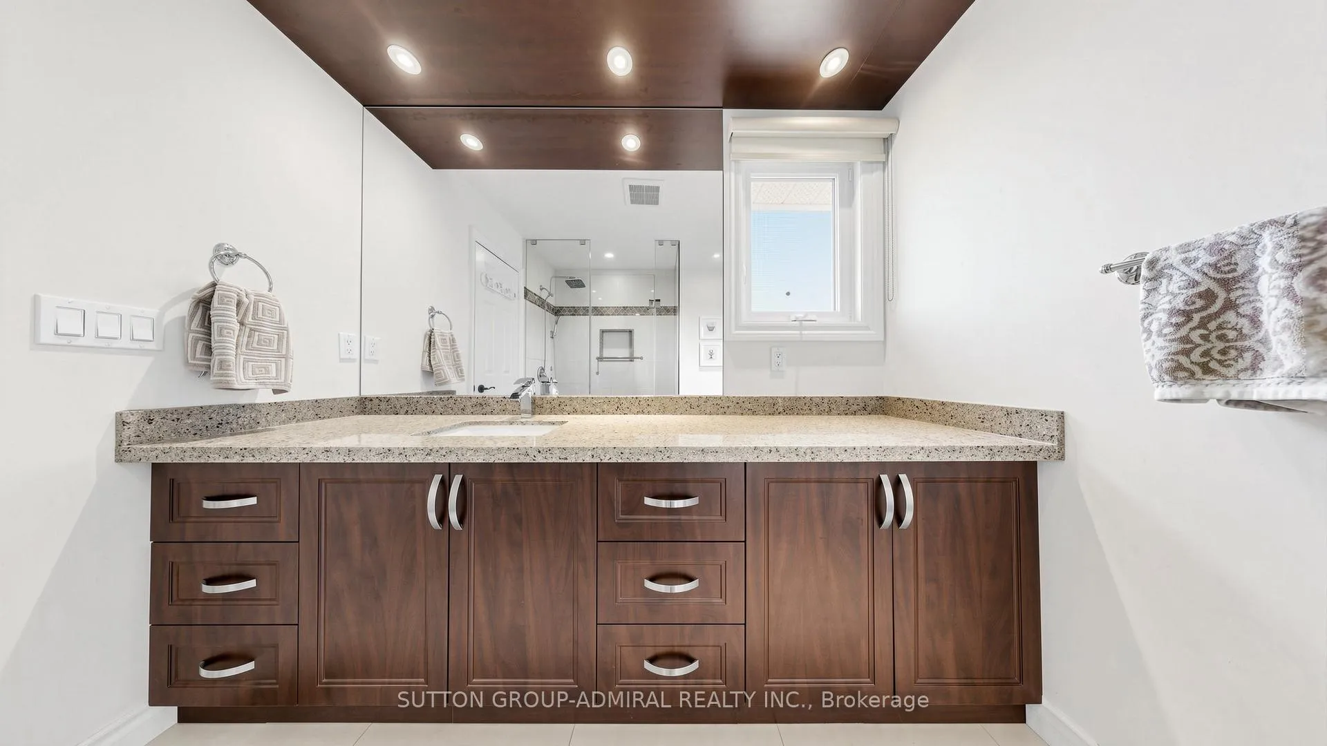 Photo 19 of 71 Oliver Lane, Vaughan, Maple — HOMEH