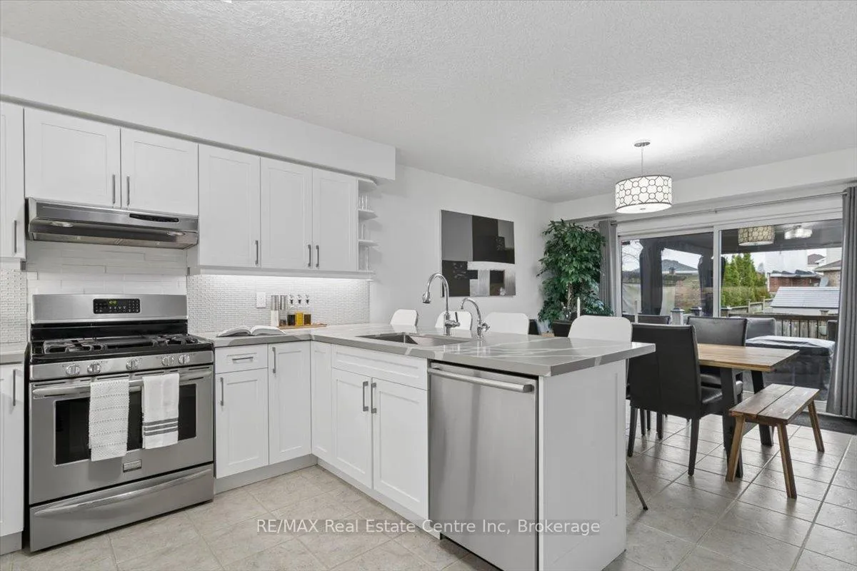 Photo 13 of 4 Marsh Crescent, Guelph, Pineridge/Westminster Woods — HOMEH
