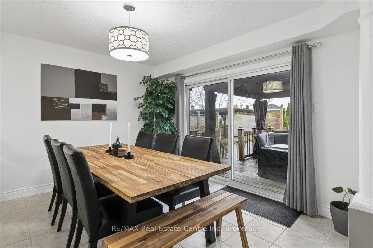 Photo 16 of 4 Marsh Crescent, Guelph, Pineridge/Westminster Woods — HOMEH