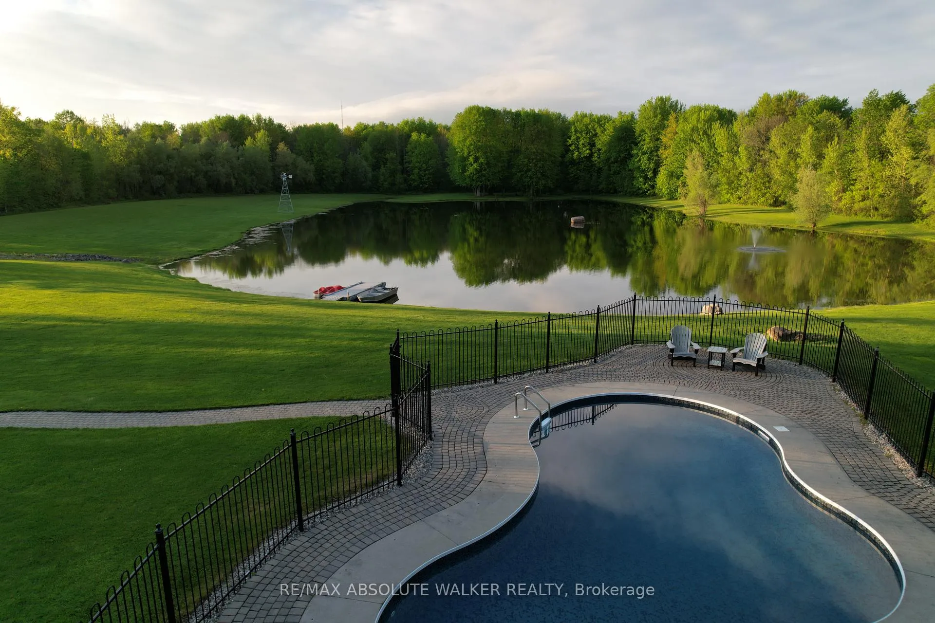 Photo 3 of 2501 Kearns Way, Ottawa, Osgoode Twp North of Reg Rd 6 — HOMEH