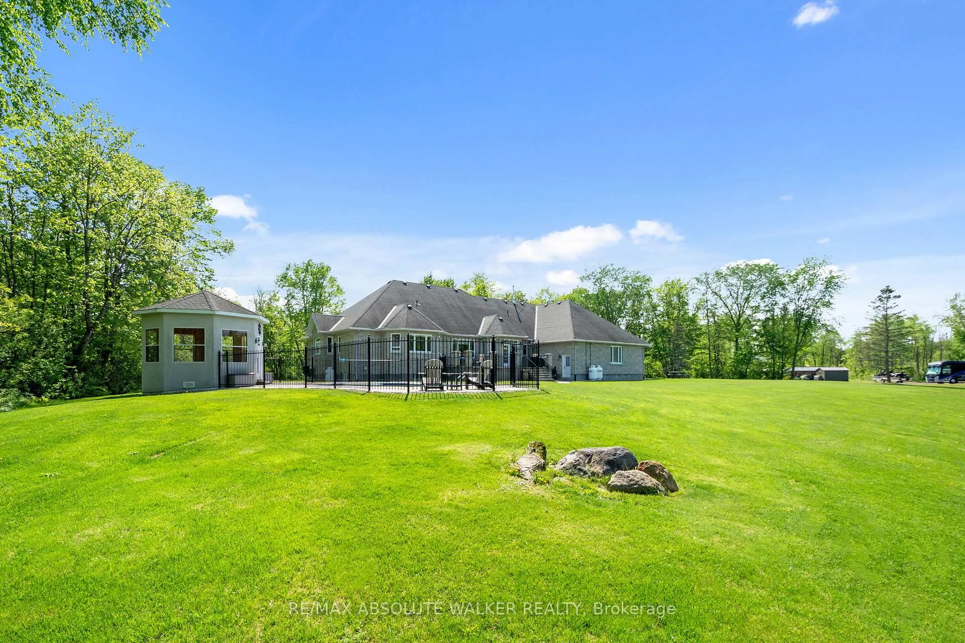 Photo 45 of 2501 Kearns Way, Ottawa, Osgoode Twp North of Reg Rd 6 — HOMEH
