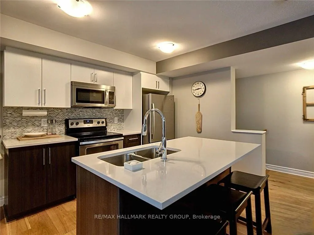 Photo 2 of 303A Des Tilleuls Private, Ottawa, Avalon West — HOMEH