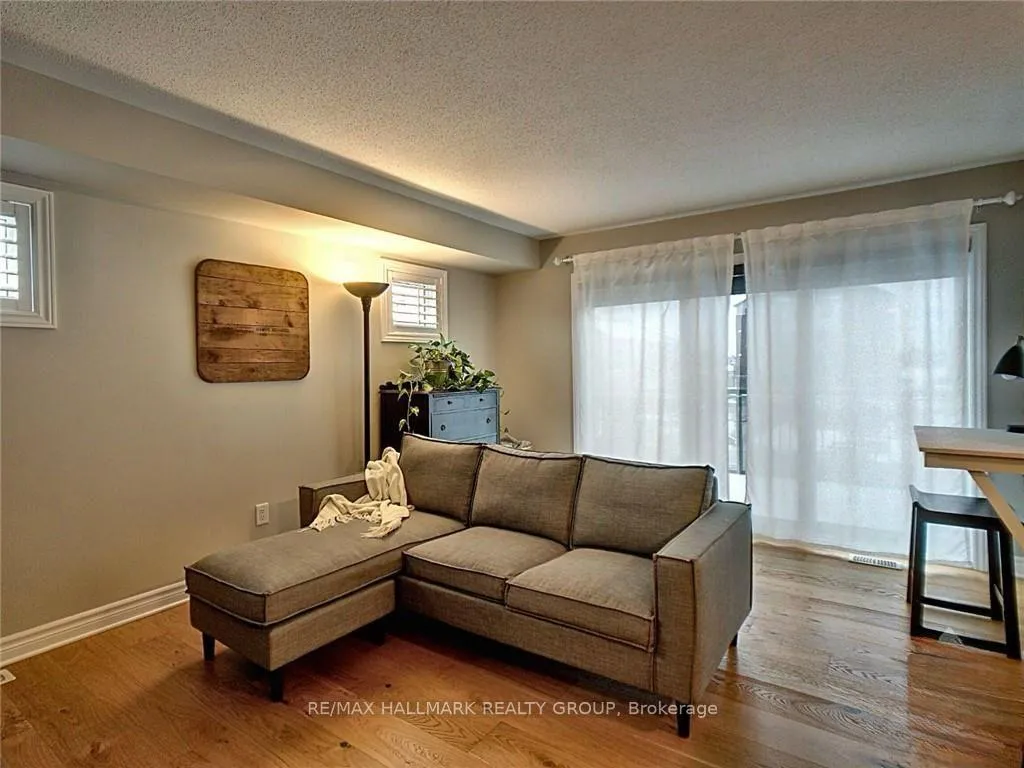 Photo 9 of 303A Des Tilleuls Private, Ottawa, Avalon West — HOMEH