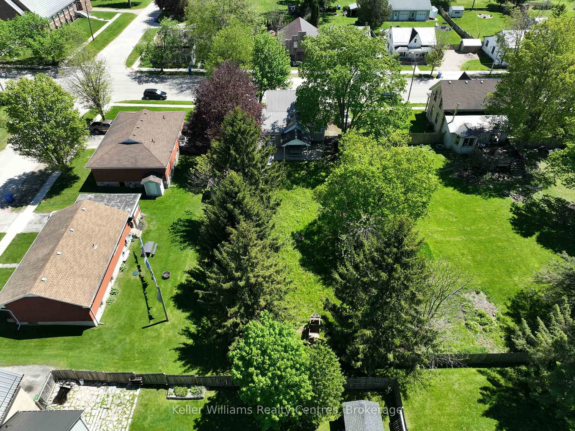 Photo 28 of 551 Louisa Street, West Grey — HOMEH