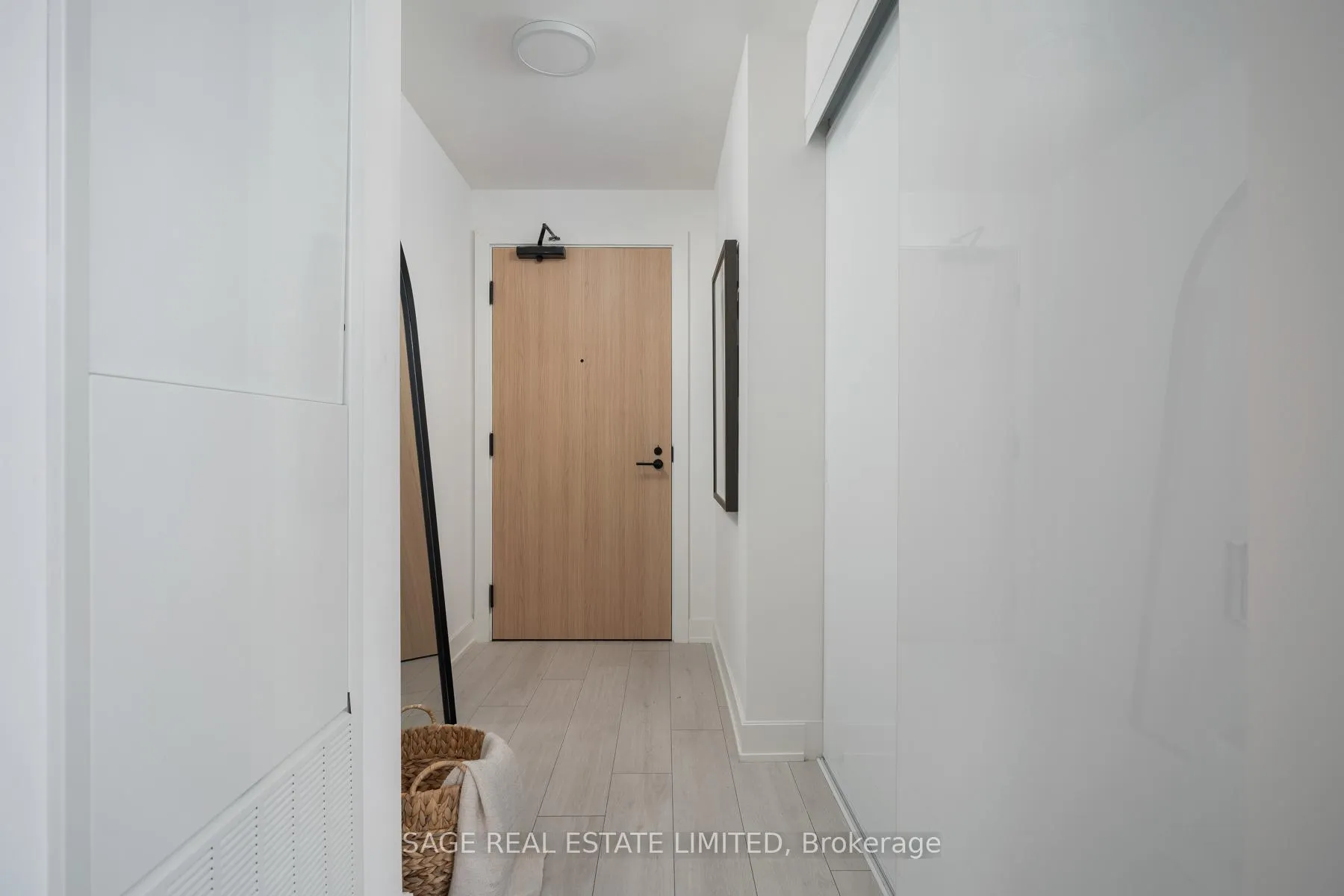 Photo 3 of Unit 1712, 35 Mercer Street, Toronto, Waterfront Communities — HOMEH