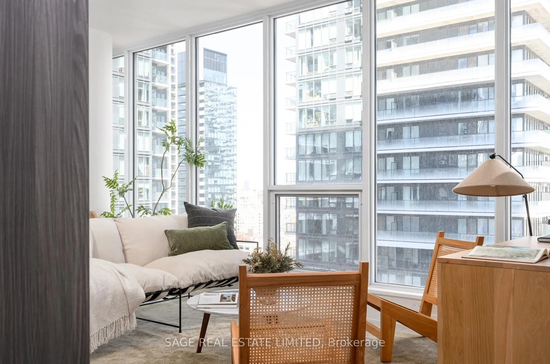 Photo 7 of Unit 1712, 35 Mercer Street, Toronto, Waterfront Communities — HOMEH