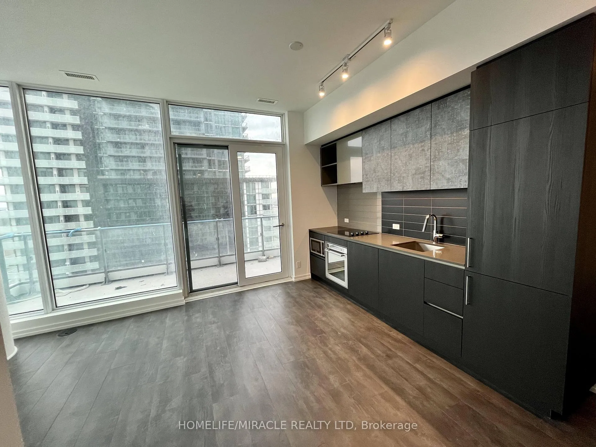 Photo 3 of Unit 806, 7890 Jane Street, Vaughan, Vaughan Corporate Centre — HOMEH