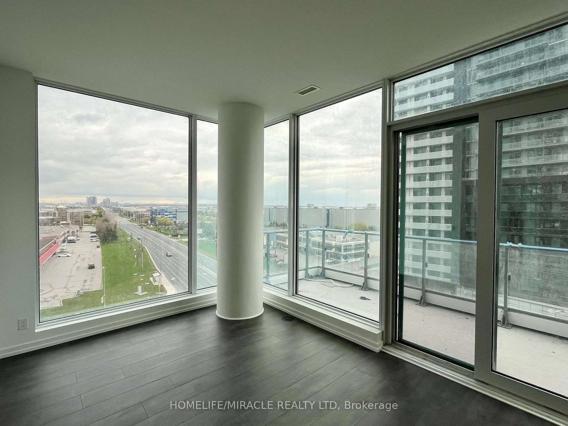Photo 6 of Unit 806, 7890 Jane Street, Vaughan, Vaughan Corporate Centre — HOMEH