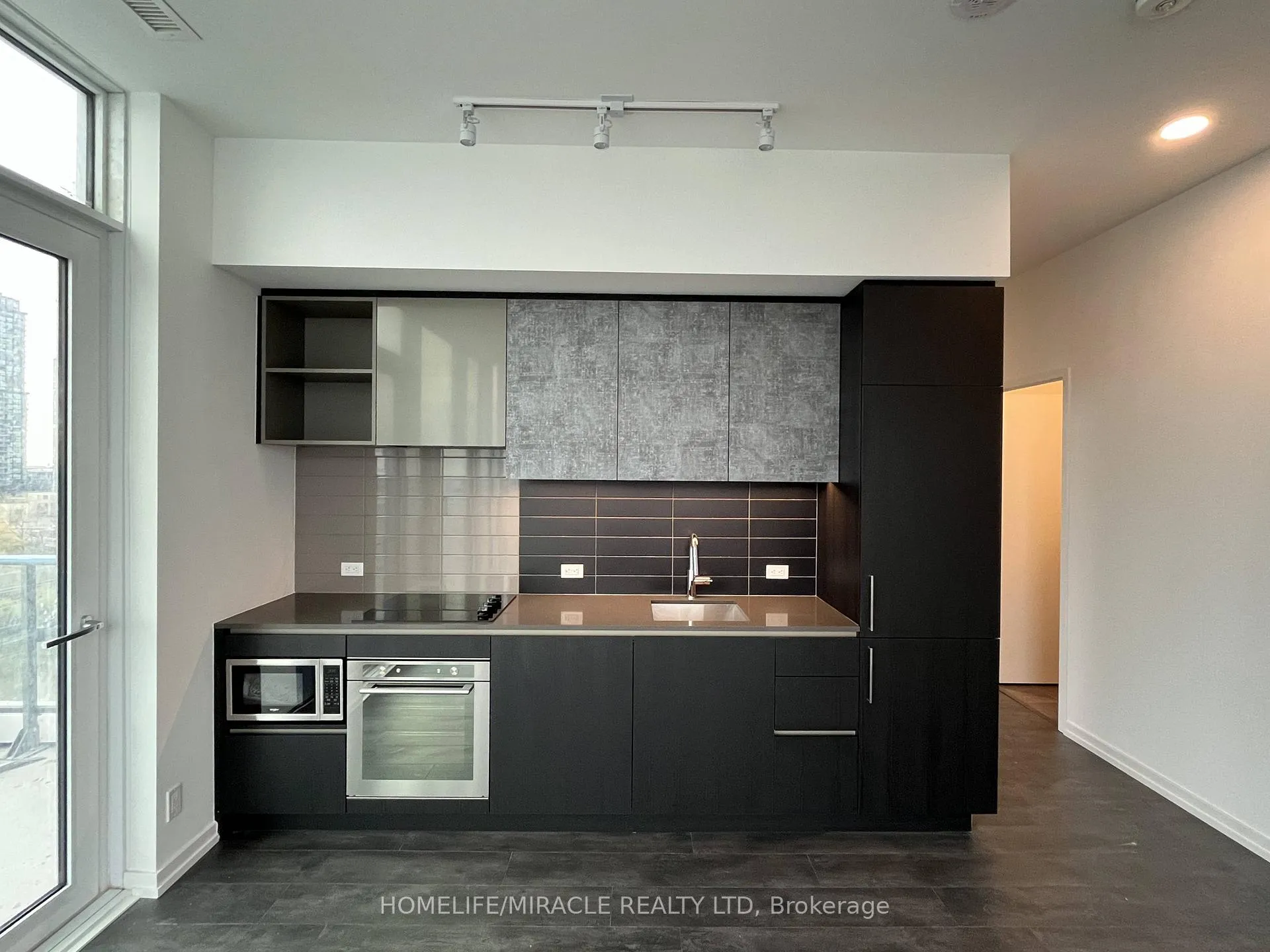 Photo 8 of Unit 806, 7890 Jane Street, Vaughan, Vaughan Corporate Centre — HOMEH