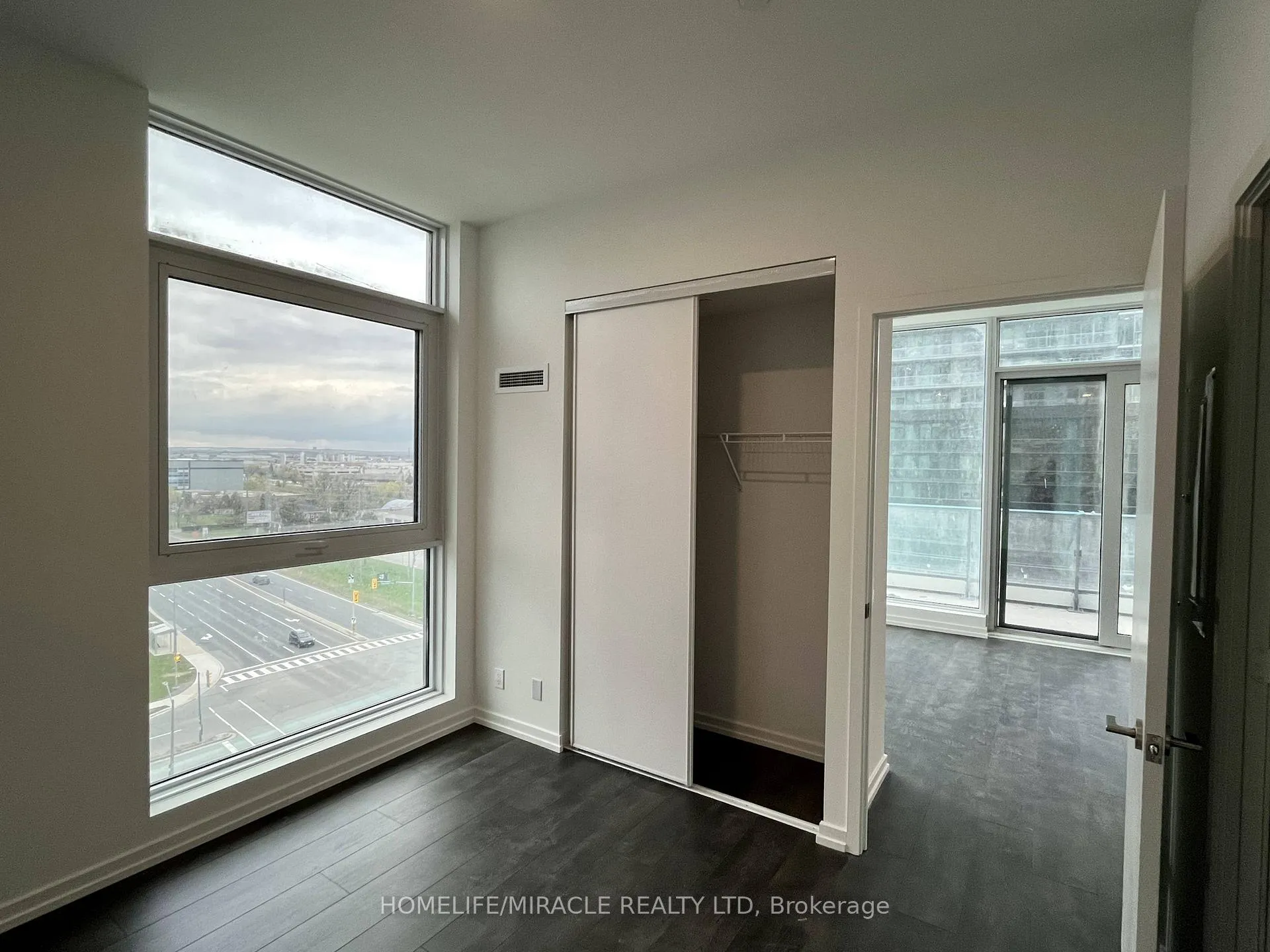 Photo 11 of Unit 806, 7890 Jane Street, Vaughan, Vaughan Corporate Centre — HOMEH