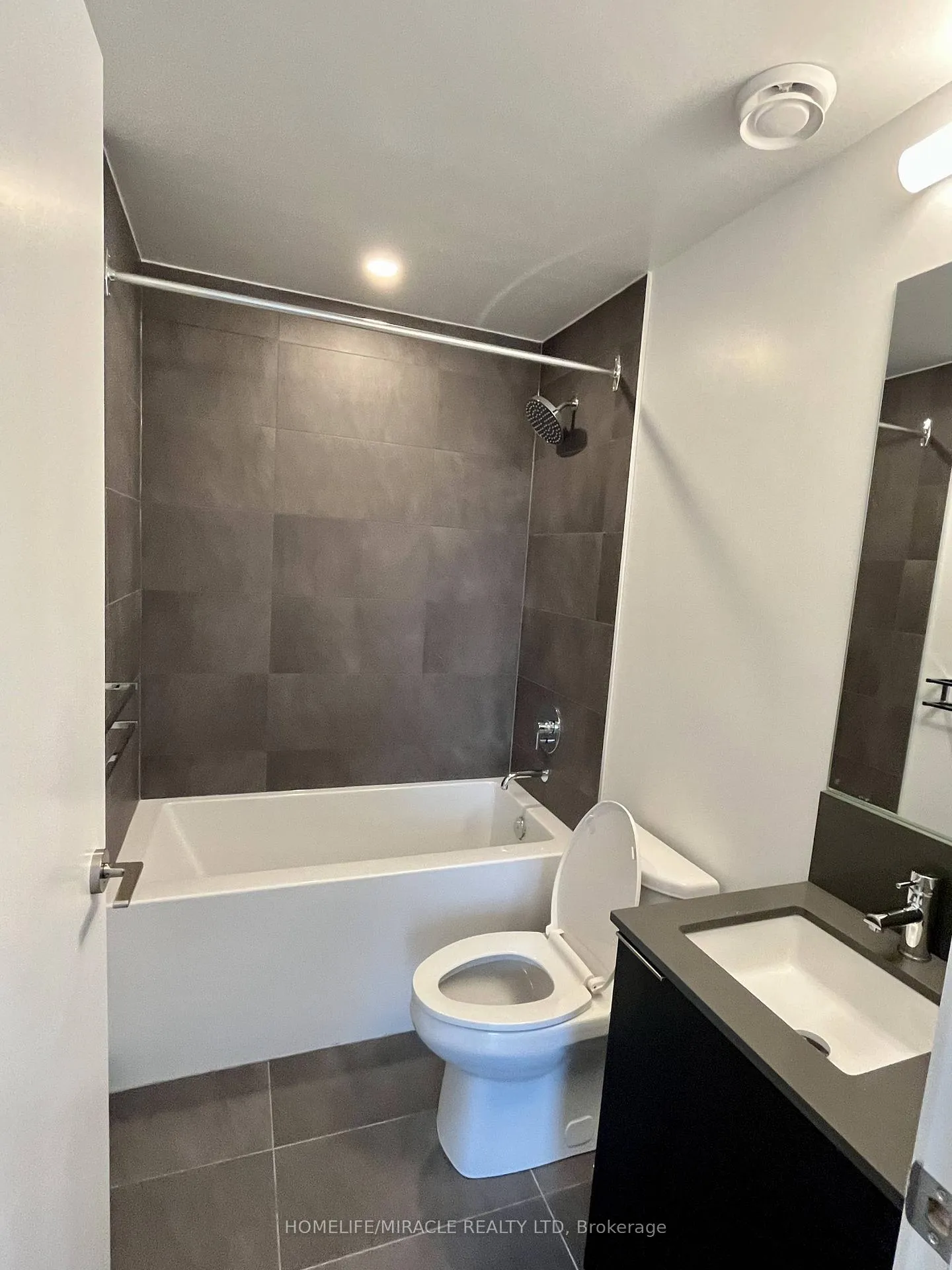 Photo 17 of Unit 806, 7890 Jane Street, Vaughan, Vaughan Corporate Centre — HOMEH