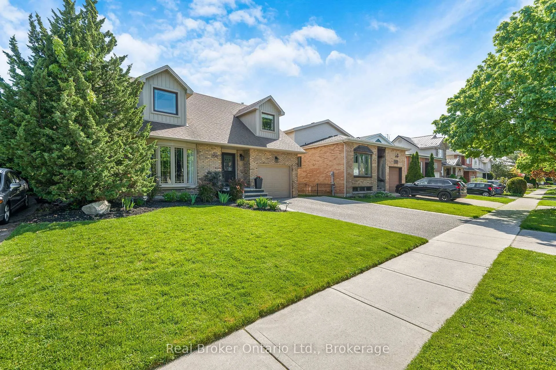 Photo 4 of 206 Athenia Drive, Hamilton, Stoney Creek Mountain — HOMEH