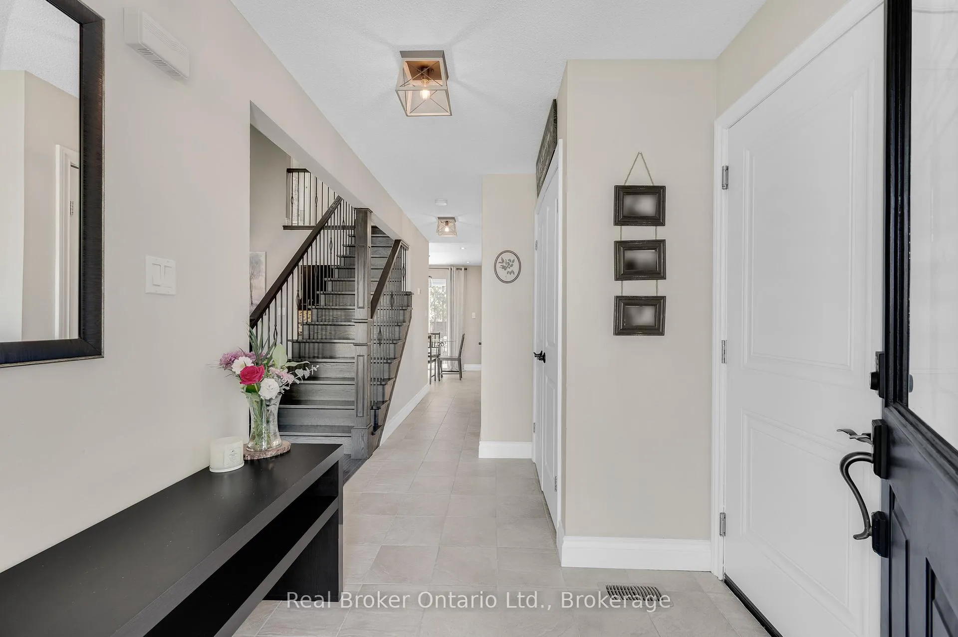 Photo 6 of 206 Athenia Drive, Hamilton, Stoney Creek Mountain — HOMEH