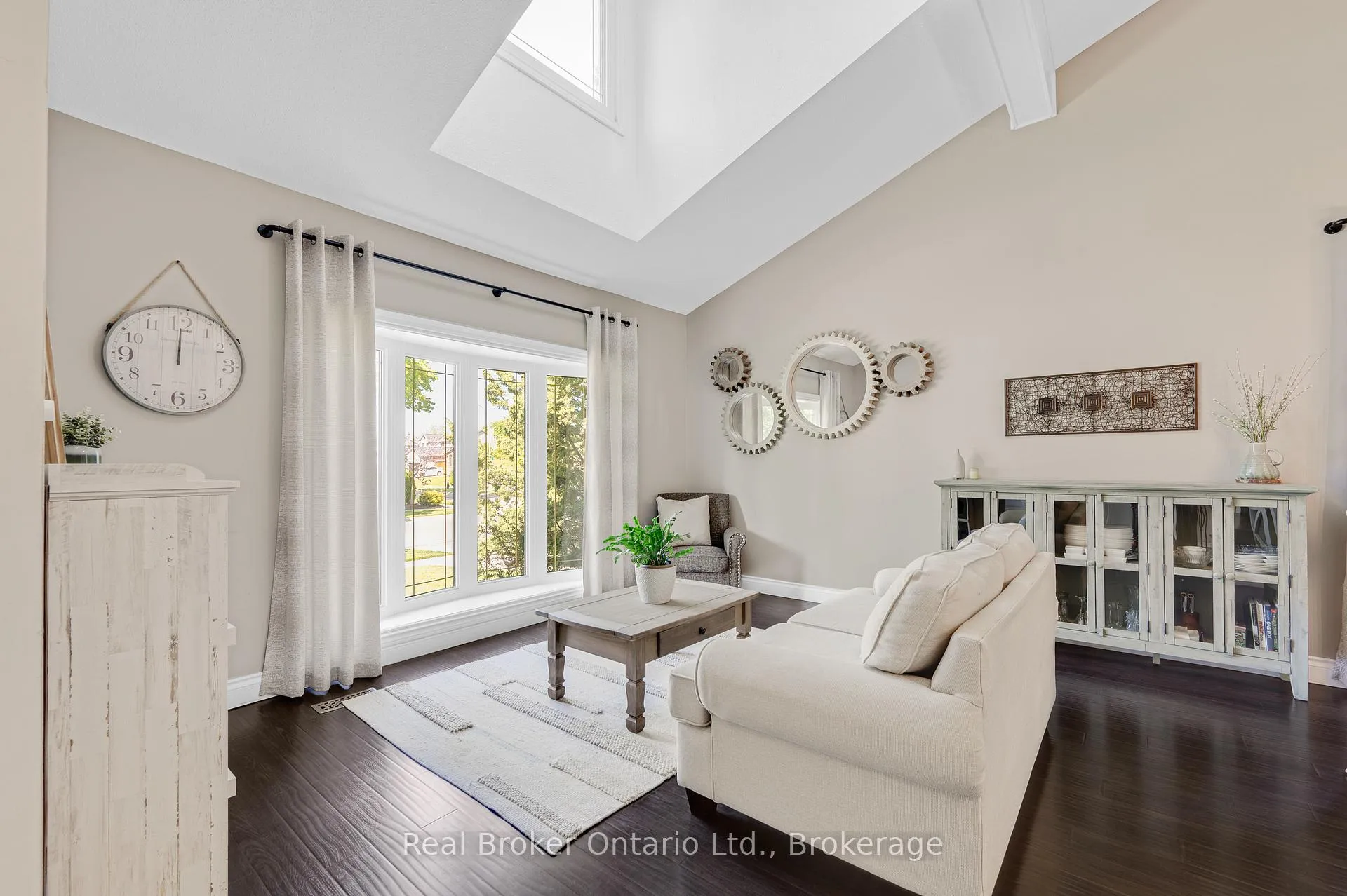 Photo 8 of 206 Athenia Drive, Hamilton, Stoney Creek Mountain — HOMEH