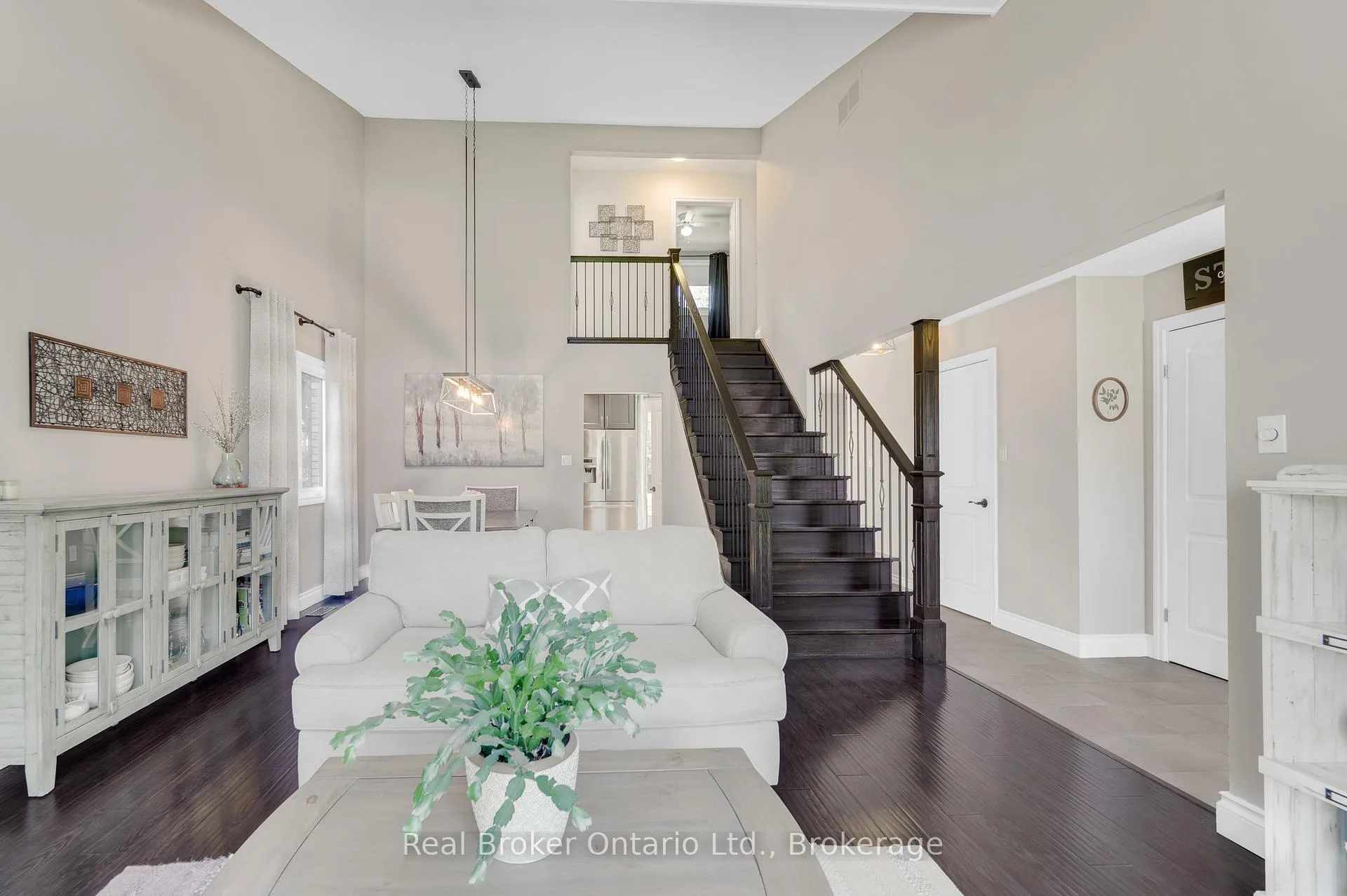 Photo 10 of 206 Athenia Drive, Hamilton, Stoney Creek Mountain — HOMEH