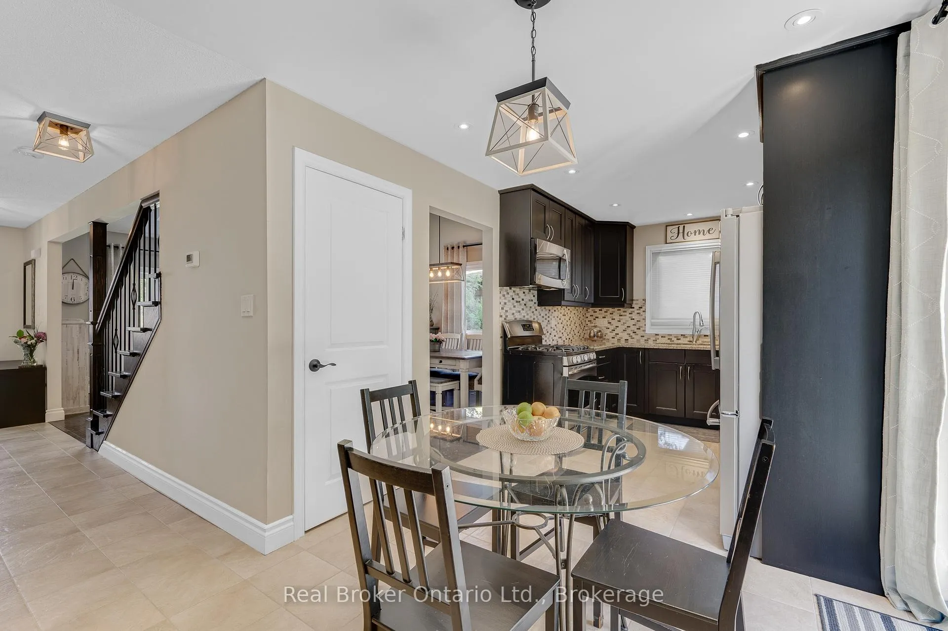 Photo 18 of 206 Athenia Drive, Hamilton, Stoney Creek Mountain — HOMEH