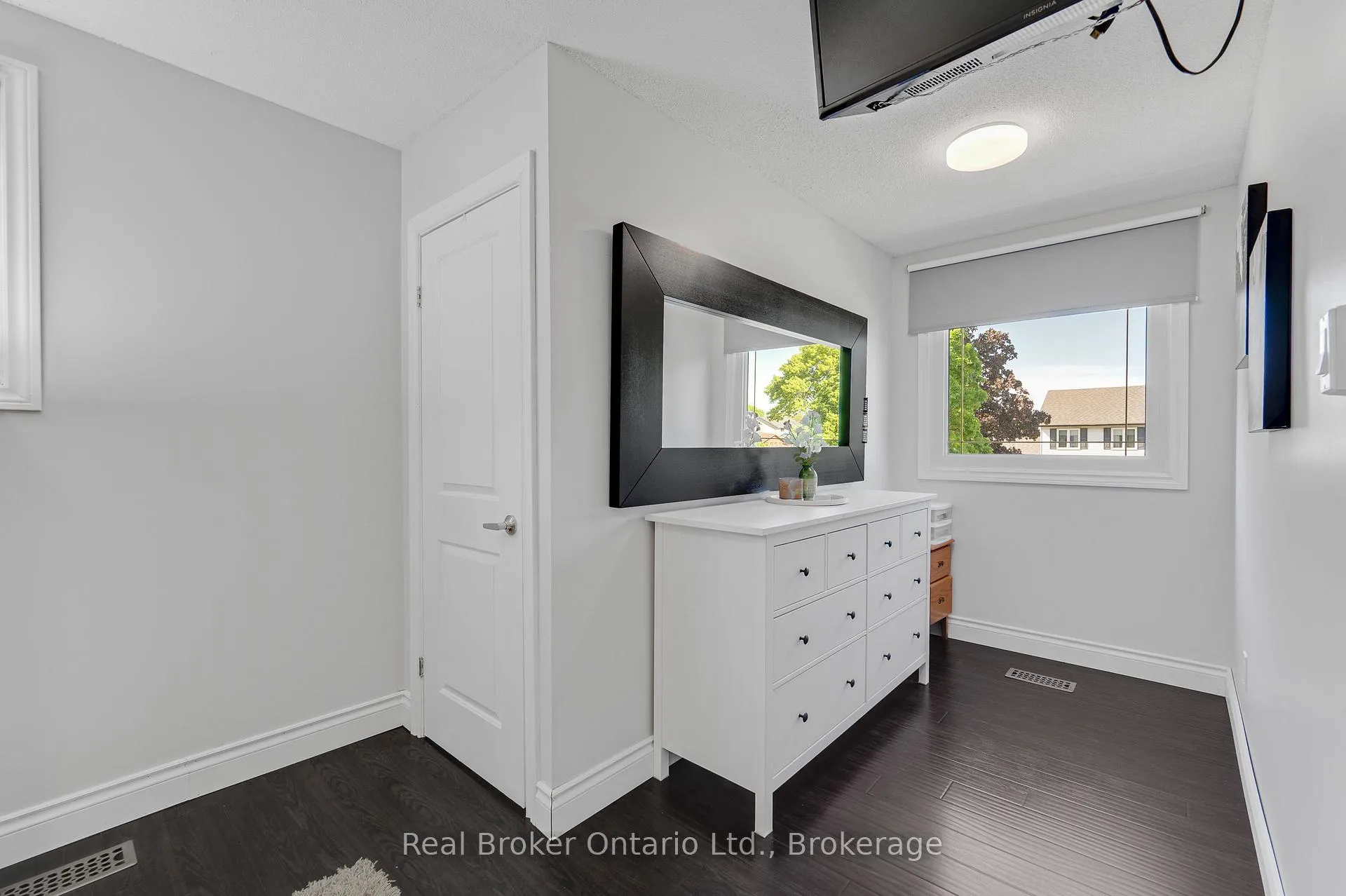 Photo 25 of 206 Athenia Drive, Hamilton, Stoney Creek Mountain — HOMEH
