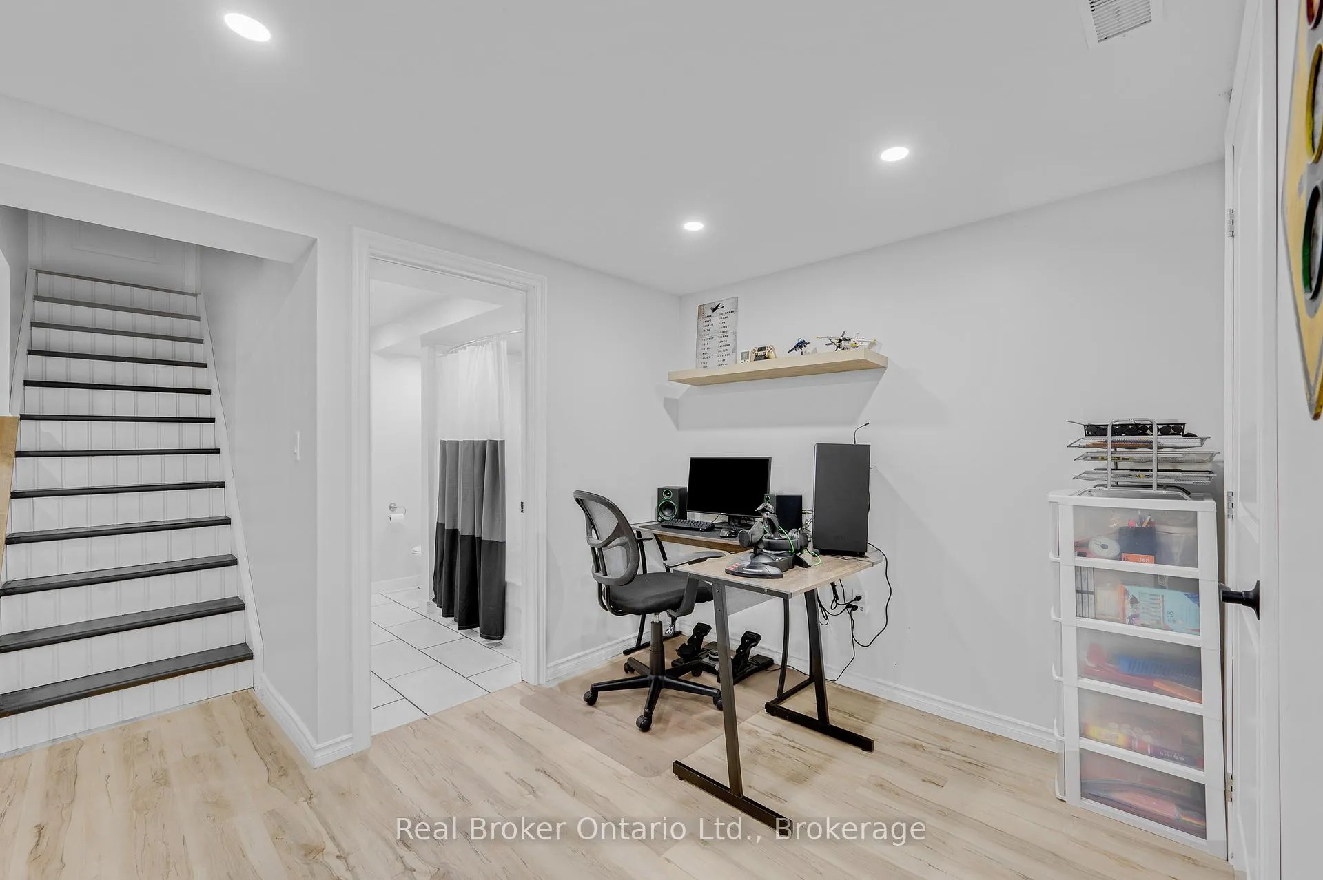 Photo 34 of 206 Athenia Drive, Hamilton, Stoney Creek Mountain — HOMEH