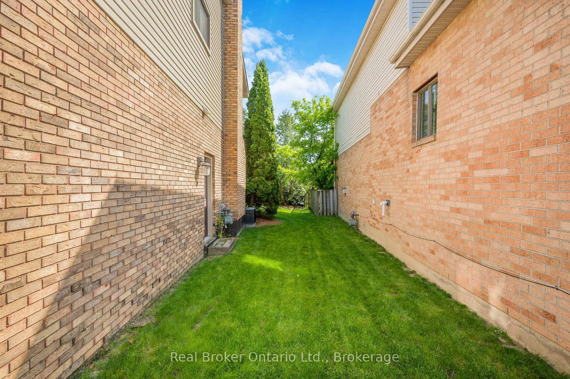 Photo 37 of 206 Athenia Drive, Hamilton, Stoney Creek Mountain — HOMEH