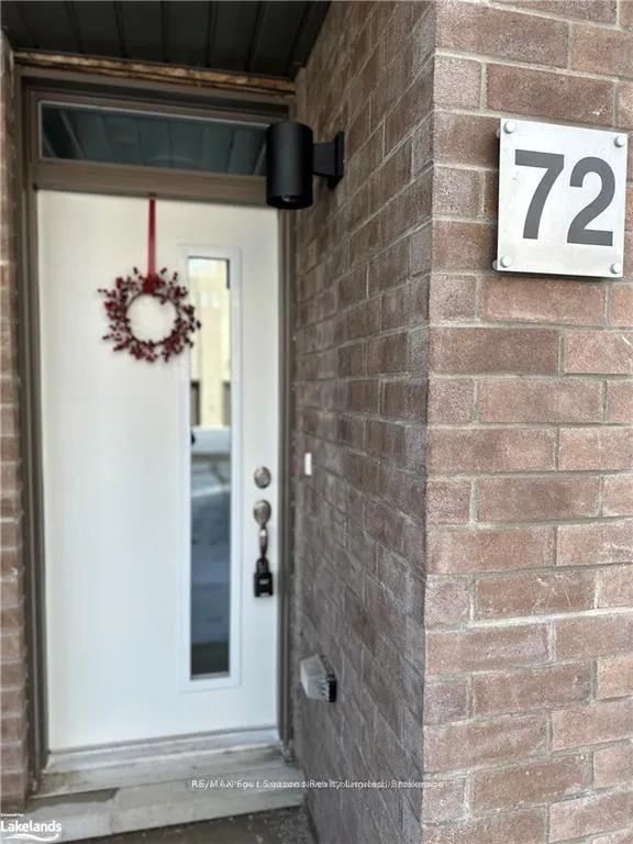 Photo 3 of 72 Winters Crescent, Collingwood — HOMEH