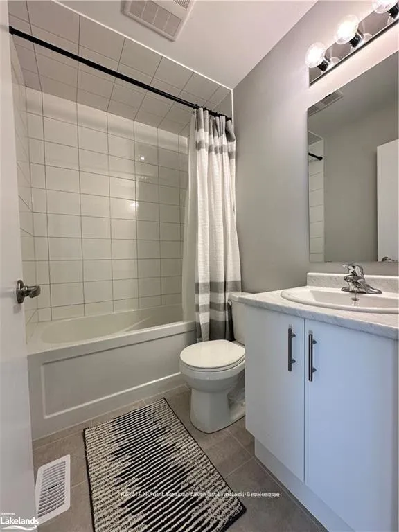 Photo 19 of 72 Winters Crescent, Collingwood — HOMEH
