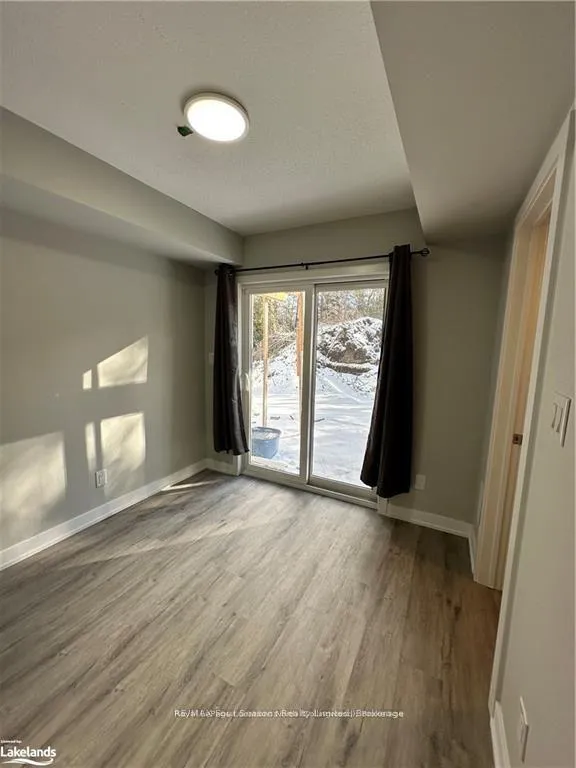 Photo 26 of 72 Winters Crescent, Collingwood — HOMEH