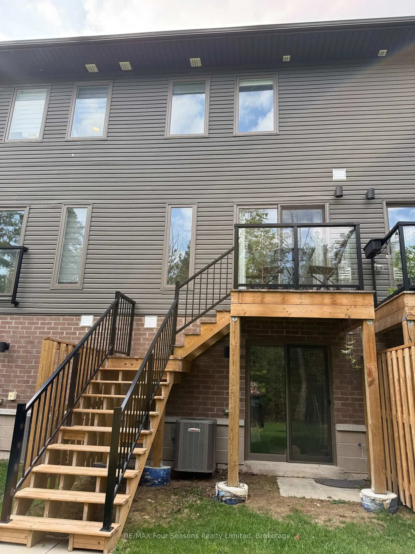 Photo 30 of 72 Winters Crescent, Collingwood — HOMEH