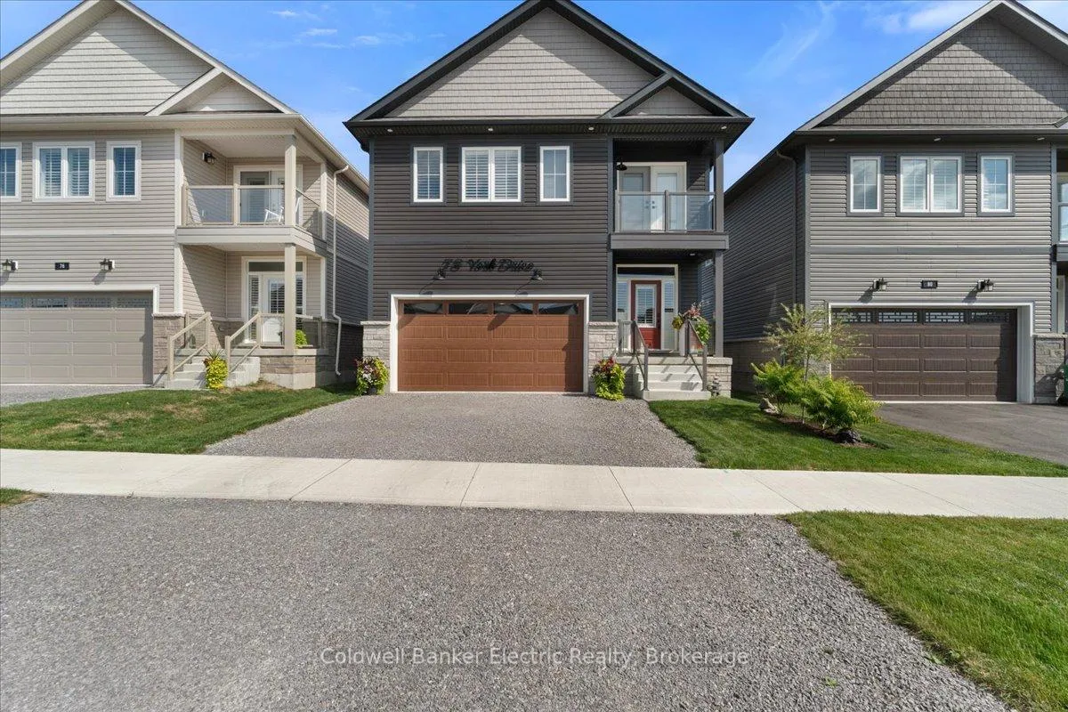 Photo 2 of 78 York Drive, Peterborough, Monaghan Ward 2 — HOMEH