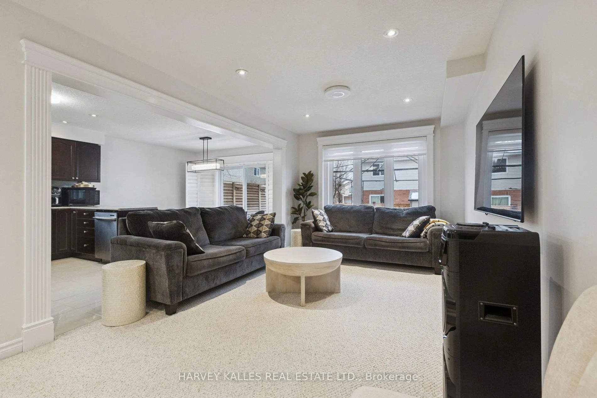 Photo 1 of 409 Tealby Crescent, Waterloo, Colonial Acres — HOMEH