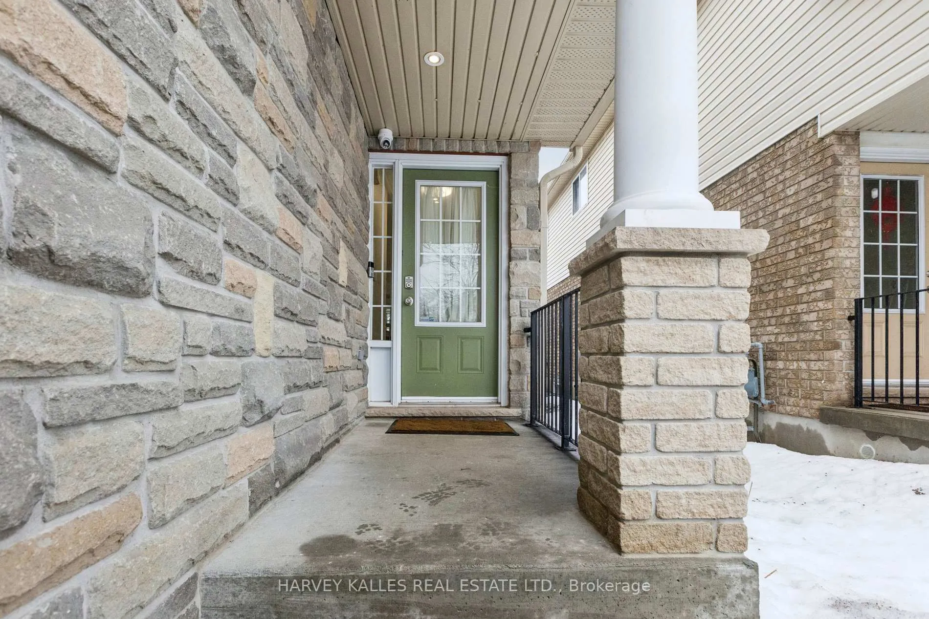 Photo 4 of 409 Tealby Crescent, Waterloo, Colonial Acres — HOMEH