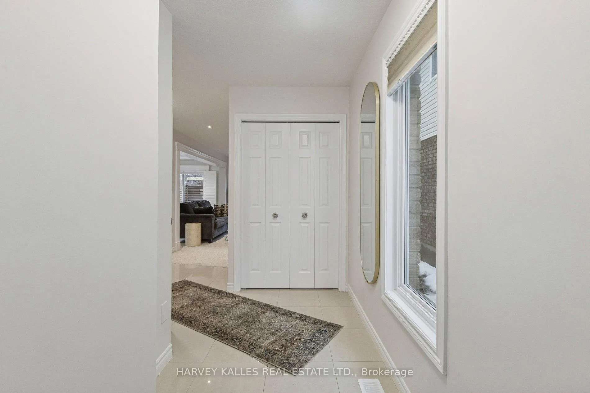 Photo 5 of 409 Tealby Crescent, Waterloo, Colonial Acres — HOMEH